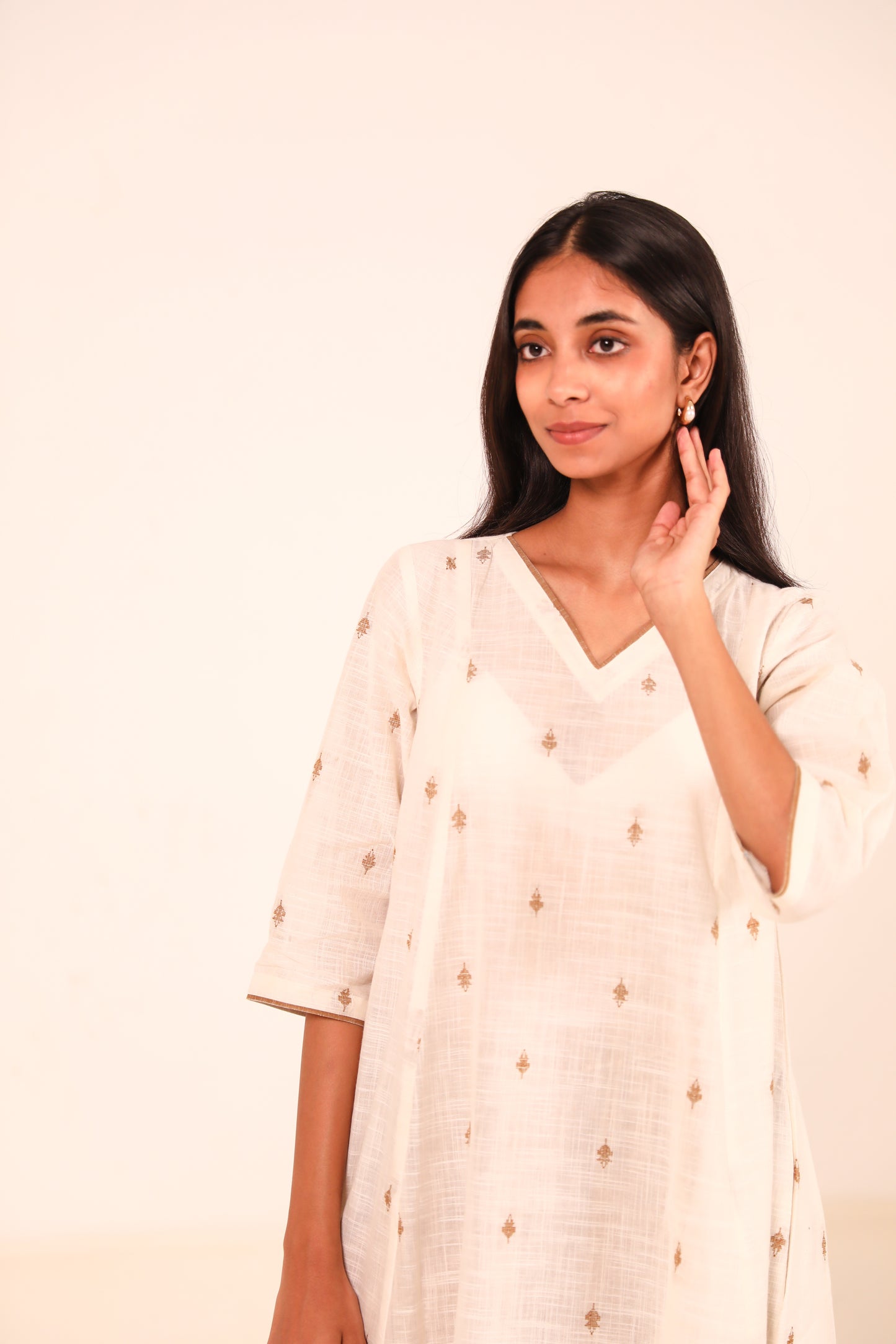 Mother of Pearl Kurta Set