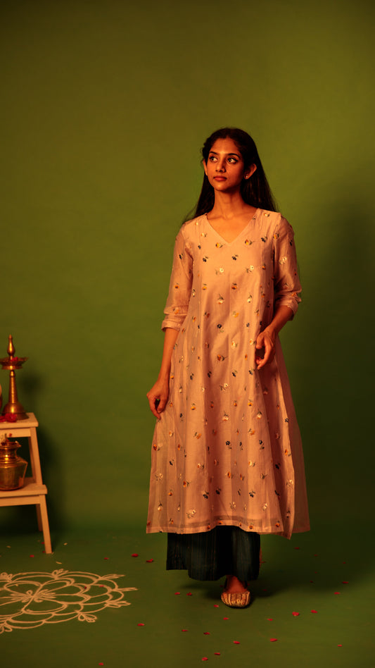 Nostalgia Rose Kurta Set