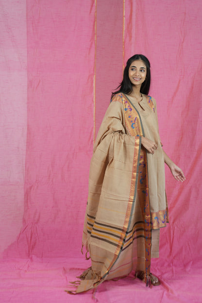 Dyuti Suit Set