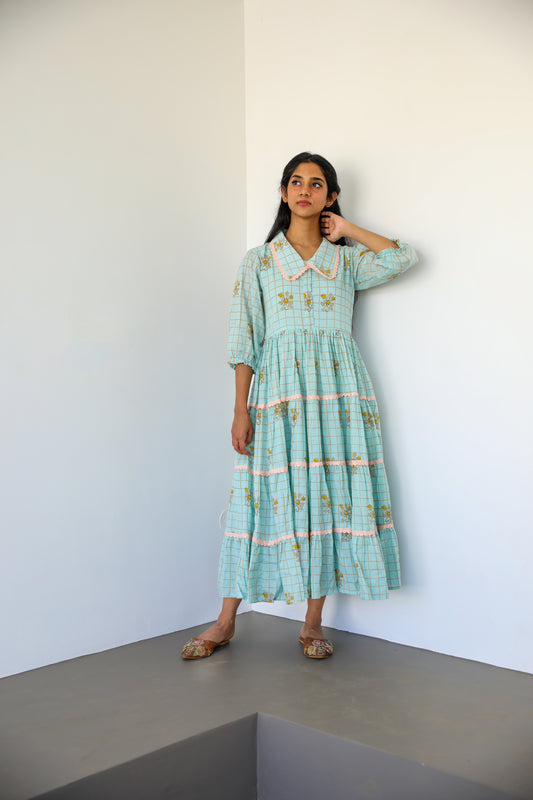 Striped cotton tiered dress with dog collar and wildflower hand clock prints.